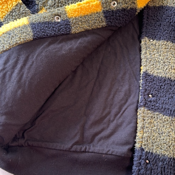 VS Pink Iowa Hawkeyes Fleece size Small - Picture 4 of 6